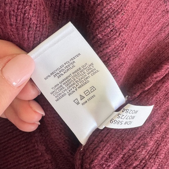 Express•Button knit Cardigan Burgundy•Size S•NWT - Picture 4 of 4